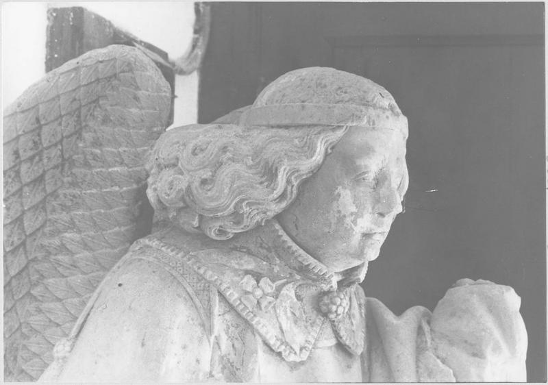 statue : ange, détail