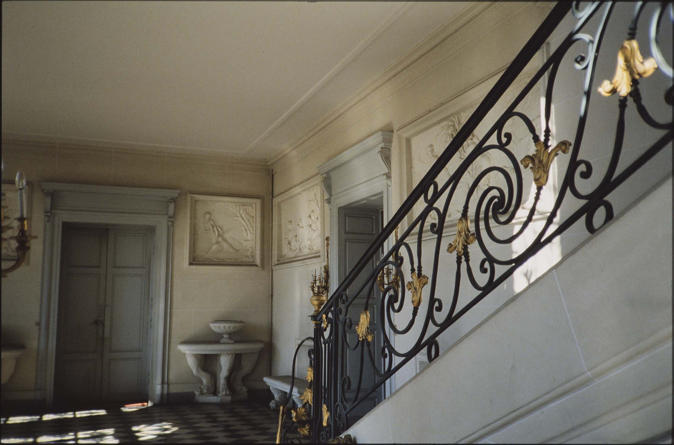 escalier monumental, vue partielle de la rampe