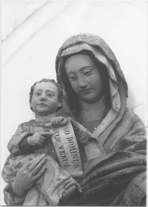 statue : Vierge à l'Enfant