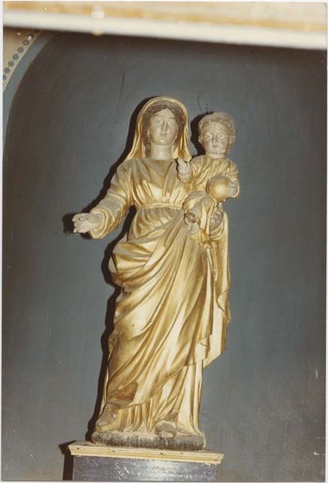 statue : Vierge à l'Enfant