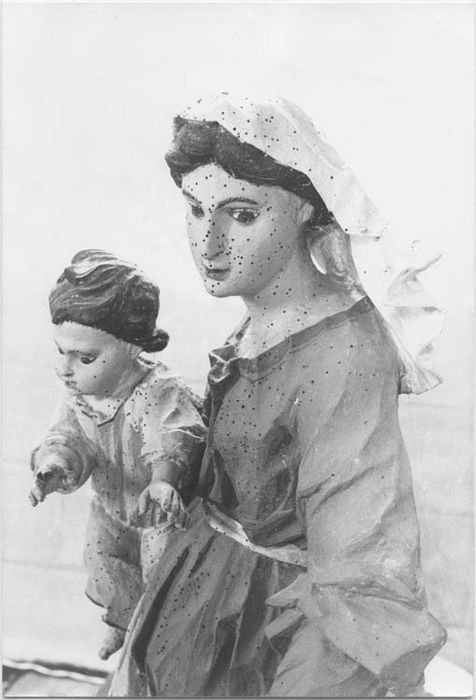 statue : Vierge à l'Enfant