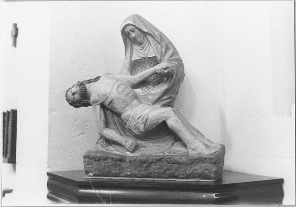 groupe sculpté : Vierge de Pitié