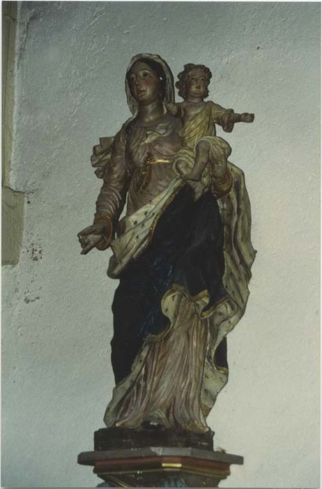 statue : Vierge à l'Enfant