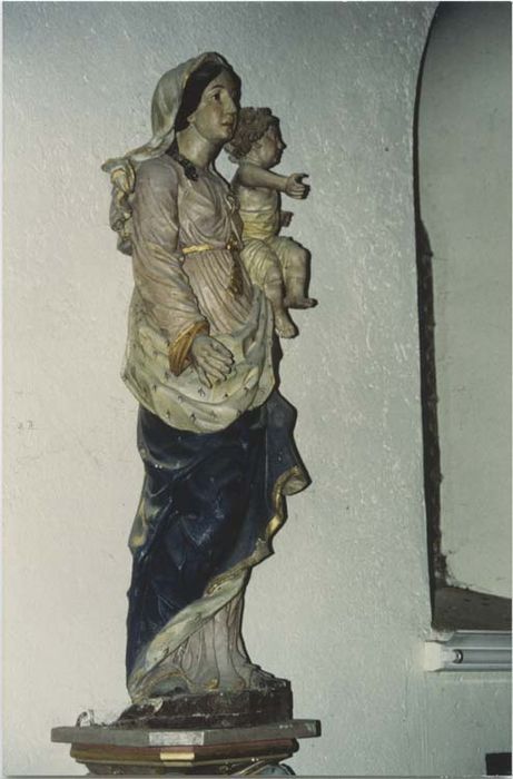 statue : Vierge à l'Enfant