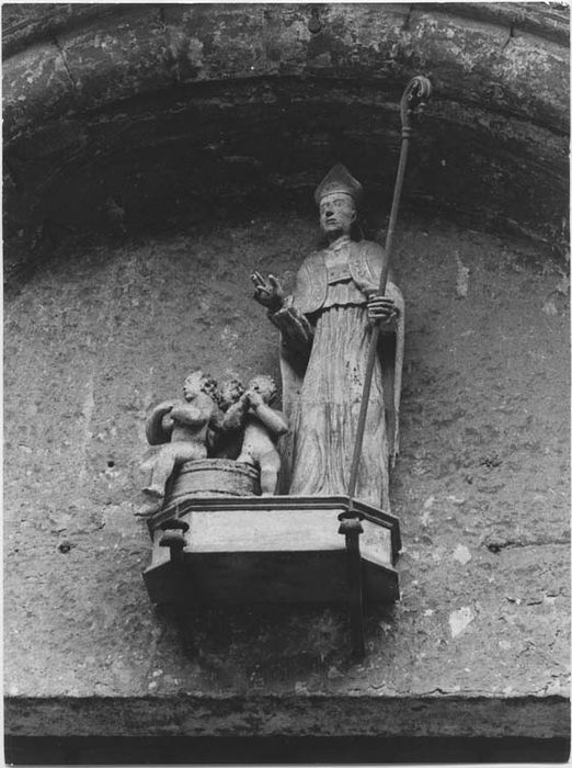 groupe sculpté : Saint Nicolas et les trois enfants sortant du saloir