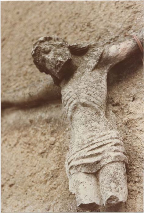 statue de calvaire (fragment) : Christ en croix