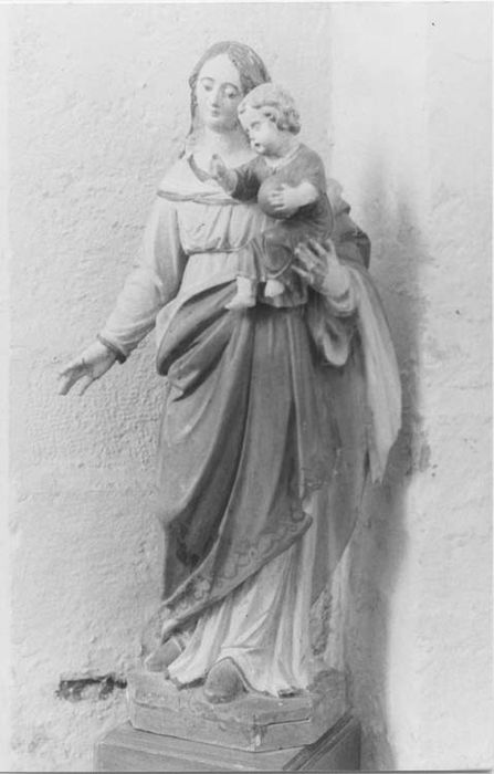 statue : Vierge à l'Enfant