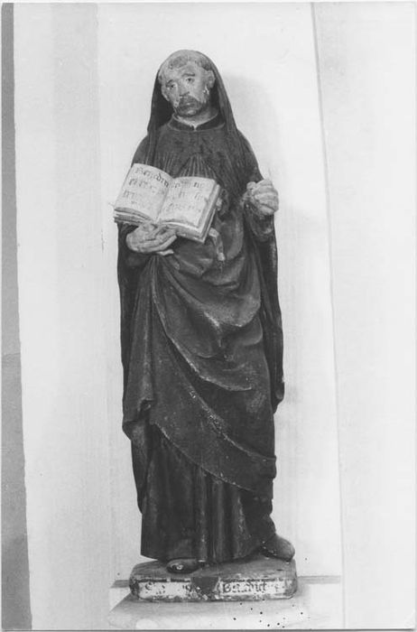 statue : Saint Benoit