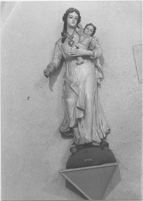 statue : Vierge à l'Enfant