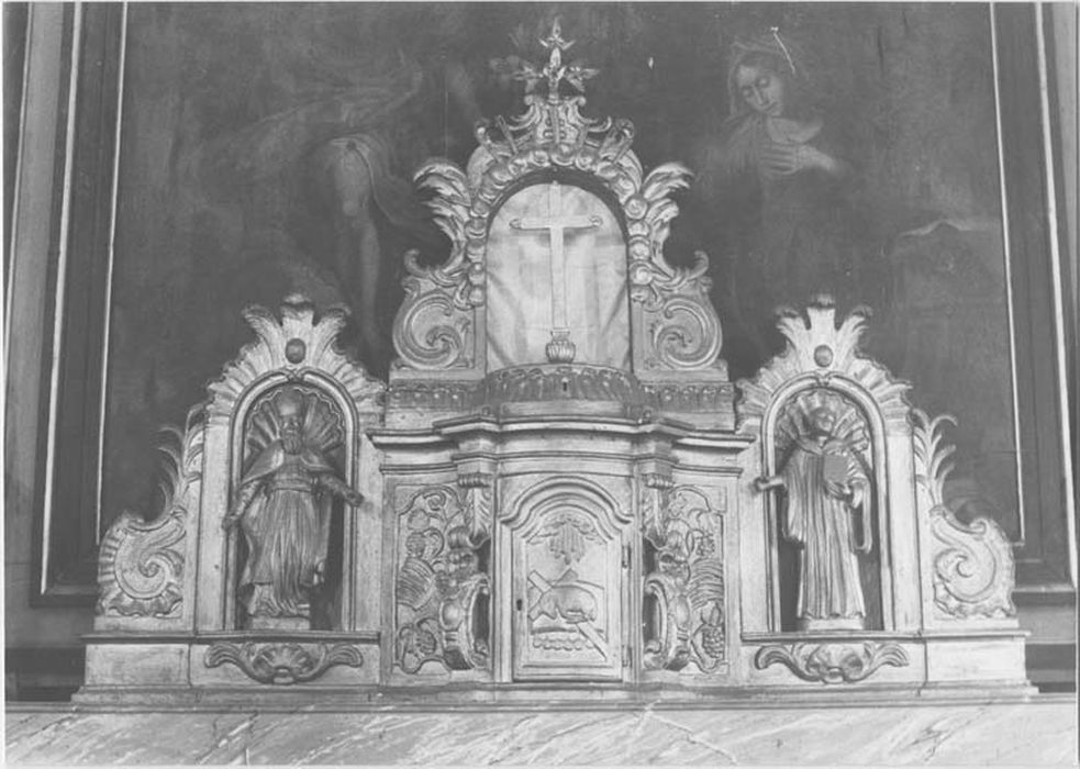 autel, retable, tabernacle, exposition, lambris de revêtement (boiserie), quatre statues : Saint Roch, Saint Germain, Evêque, Saint et deux statuettes : Saint Germain et Moine