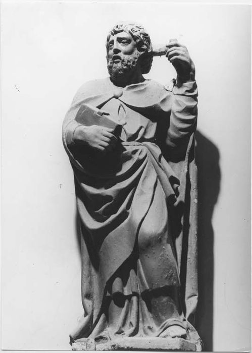 statue : Apôtre