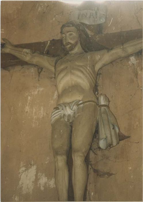 statue : Christ en croix