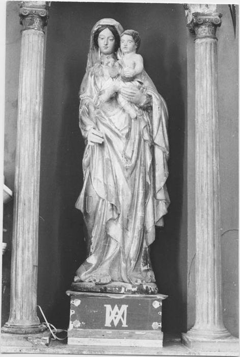 statue : Vierge à l'Enfant