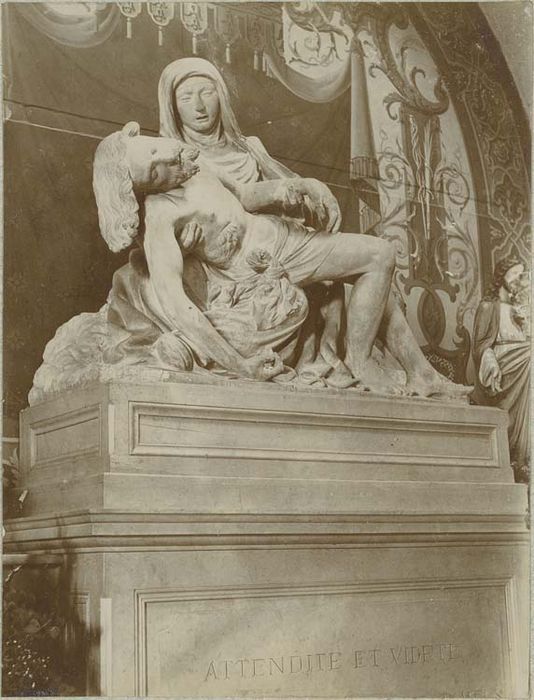 groupe sculpté : Vierge de Pitié - © Ministère de la Culture (France), Médiathèque du patrimoine et de la photographie, diffusion GrandPalaisRmn Photo