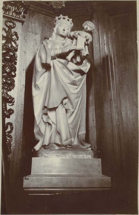 statue : Vierge à l'Enfant