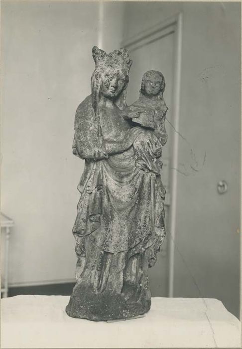 statue (grandeur nature) : Vierge à l'Enfant