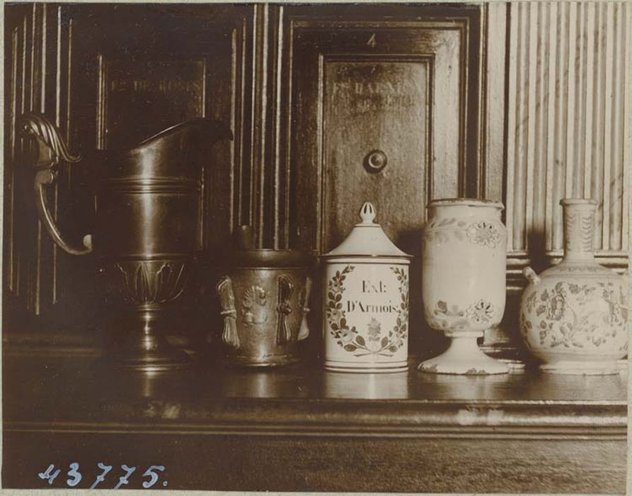 pots à pharmacie