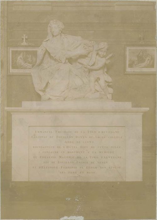 statue : duchesse de Bouillon