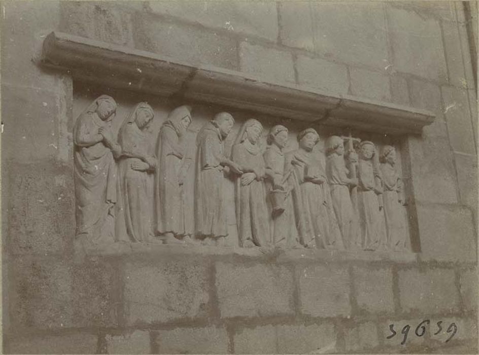 bas-relief : Funérailles de Gauthier de Sully