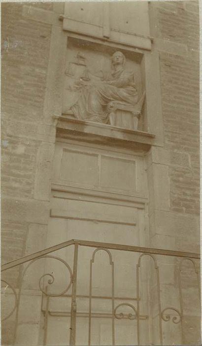 bas-relief : la Justice