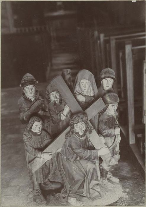 groupe sculpté : le Portement de croix