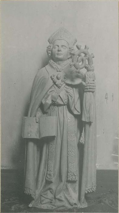 statue : Saint Evêque