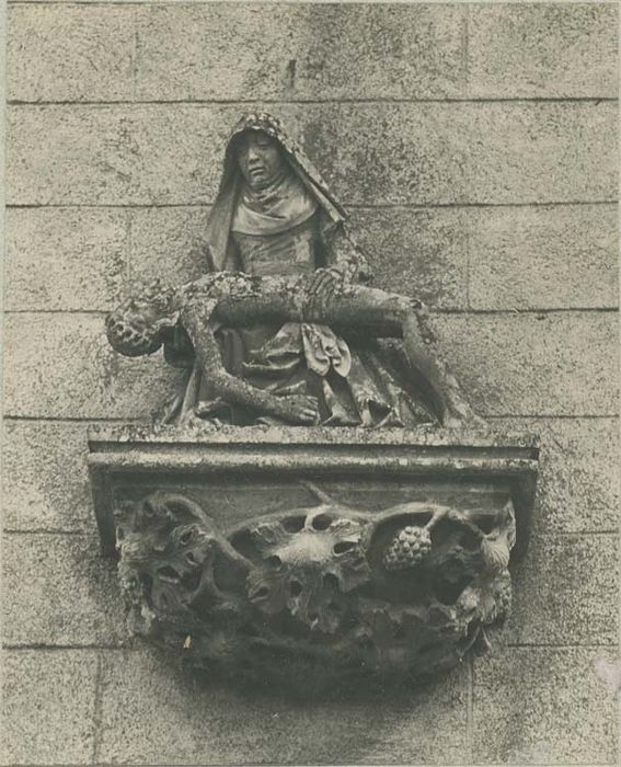 groupe sculpté : Vierge de Pitié