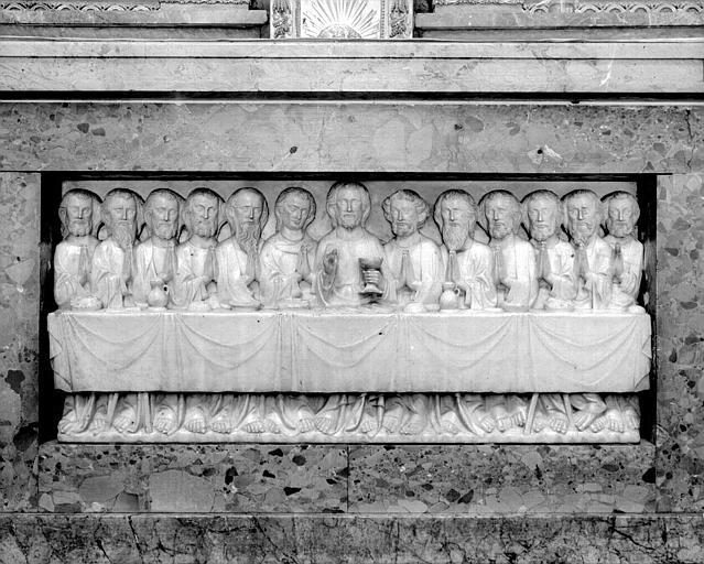 Bas-relief en albâtre, incrusté dans le tombeau du maître-autel : La Cène