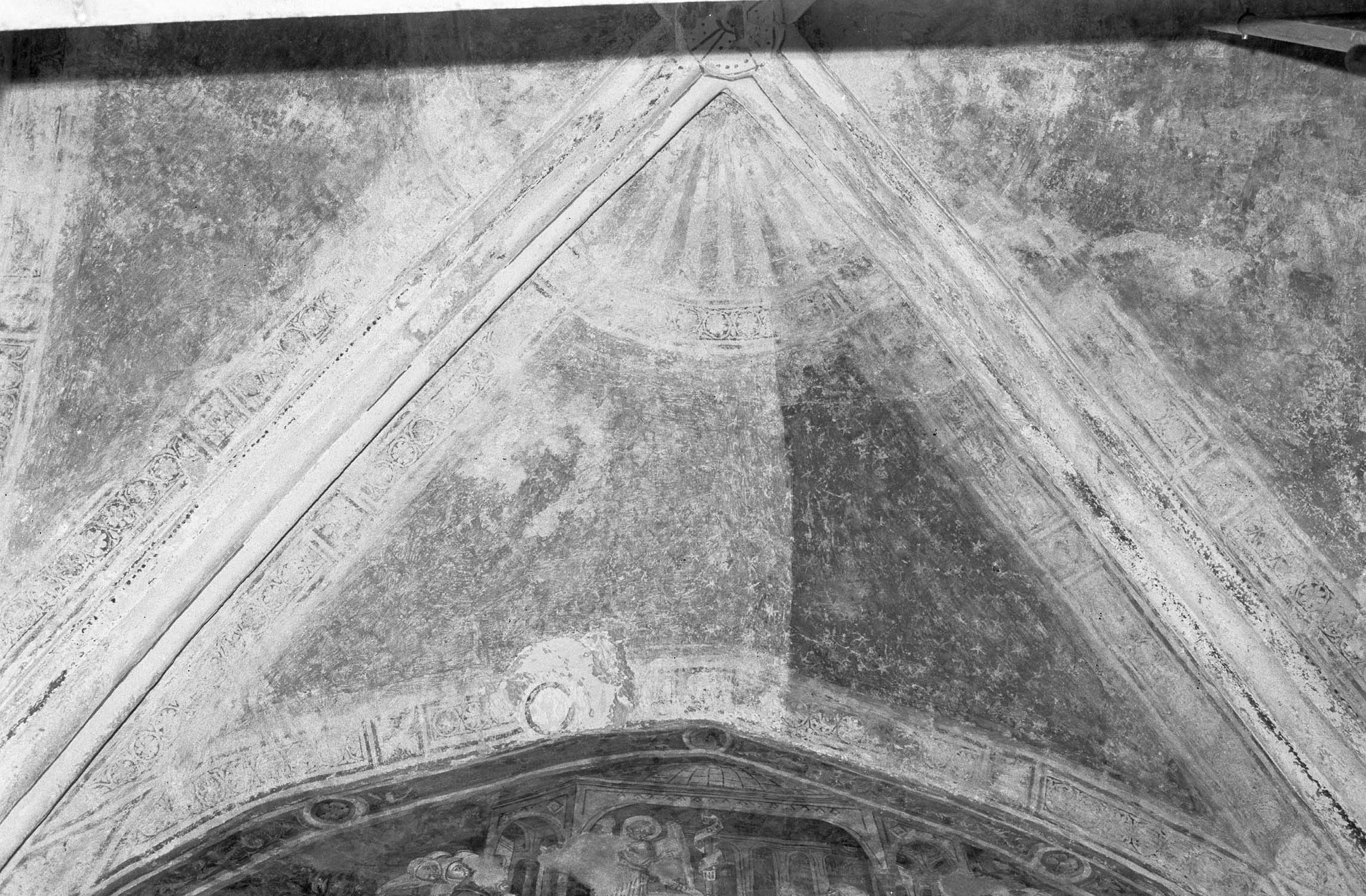 Peinture murale de la voûte de la quatrième chapelle