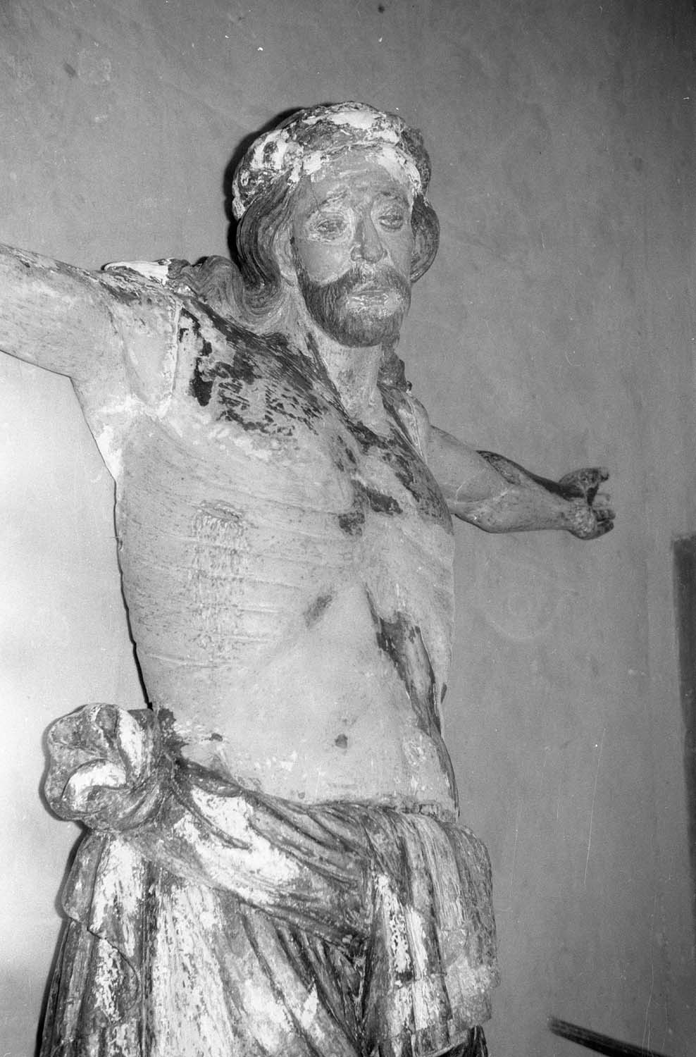 Grand Christ en croix