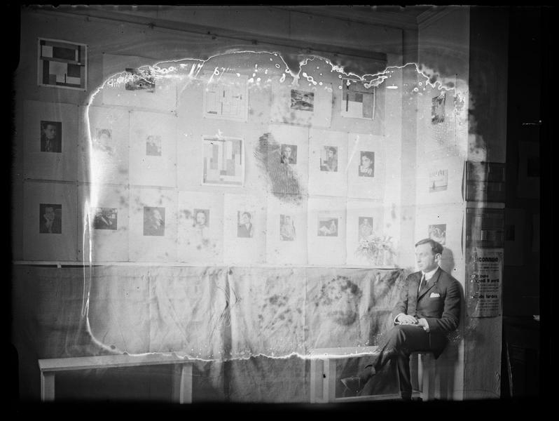 [Exposition à la galerie le Sacre du Printemps, portrait groupe]