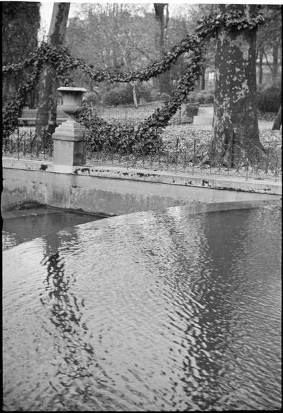 La fontaine Médicis dans le jardin du Luxembourg