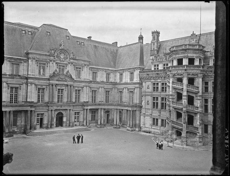 [Ailes Gaston d'Orléans et François 1er du château de Blois]