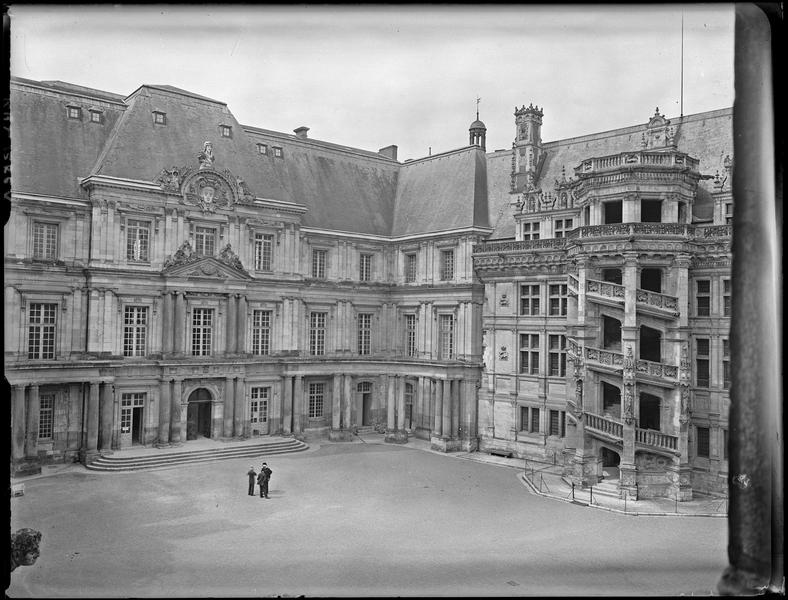 [Ailes Gaston d'Orléans et François 1er du château de Blois]