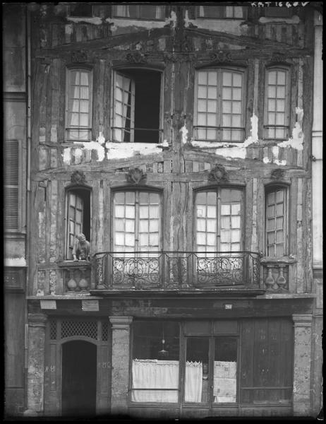 [Maison à pans de bois]