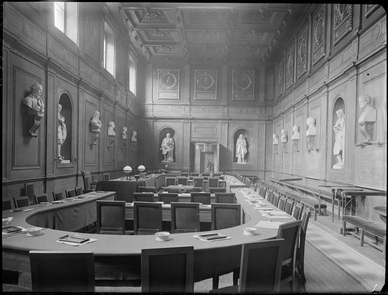 Salle de réunion de l'Académie française