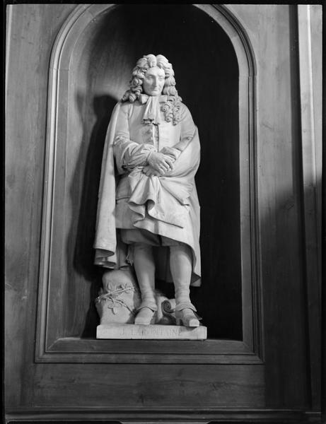 Statue de Jean de La Fontaine