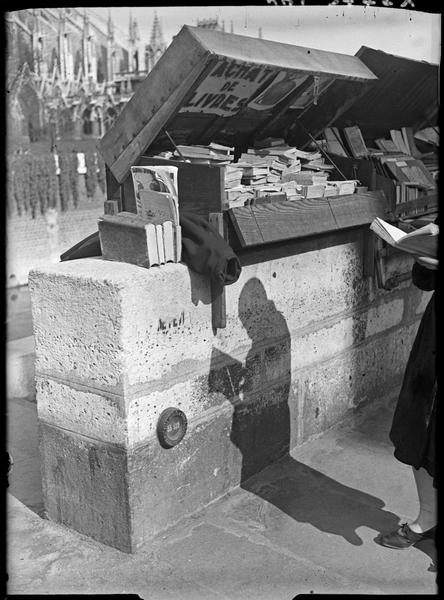 [Bouquiniste sur les quais]