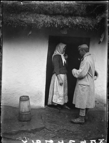 [Soldat dans un village]