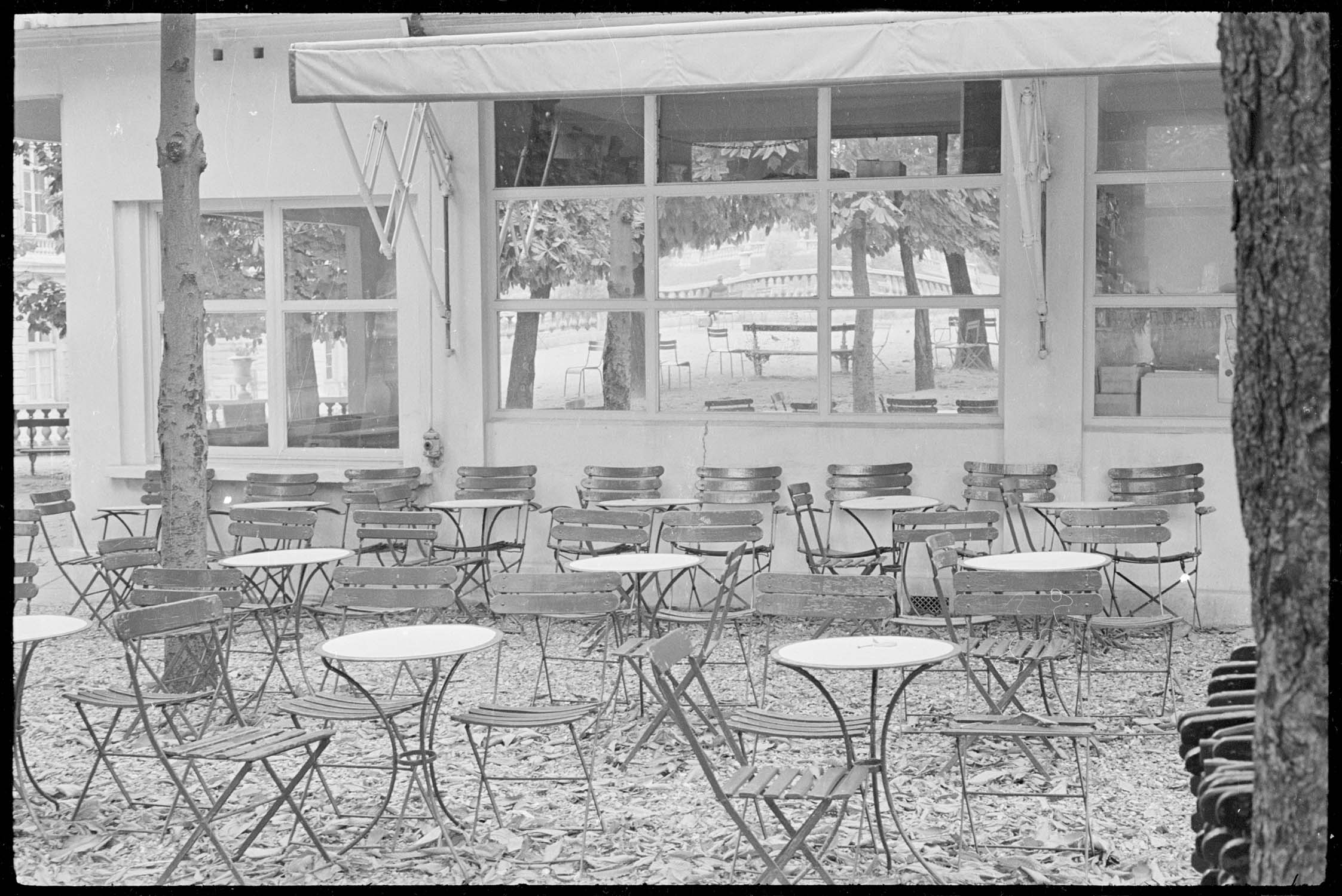 Baraque du glacier dans le jardin du Luxembourg