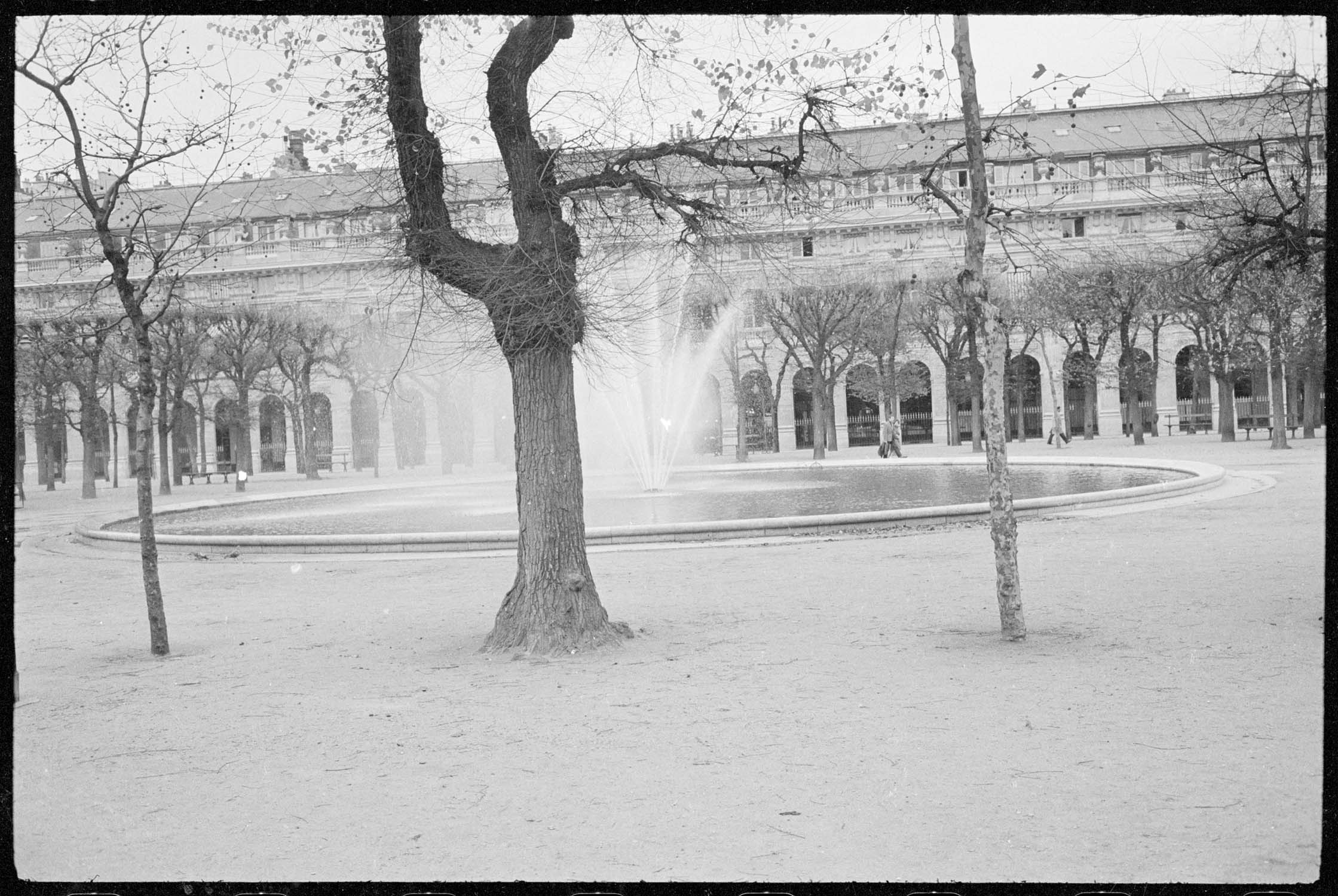 Bassin dans les jardins du Palais-Royal