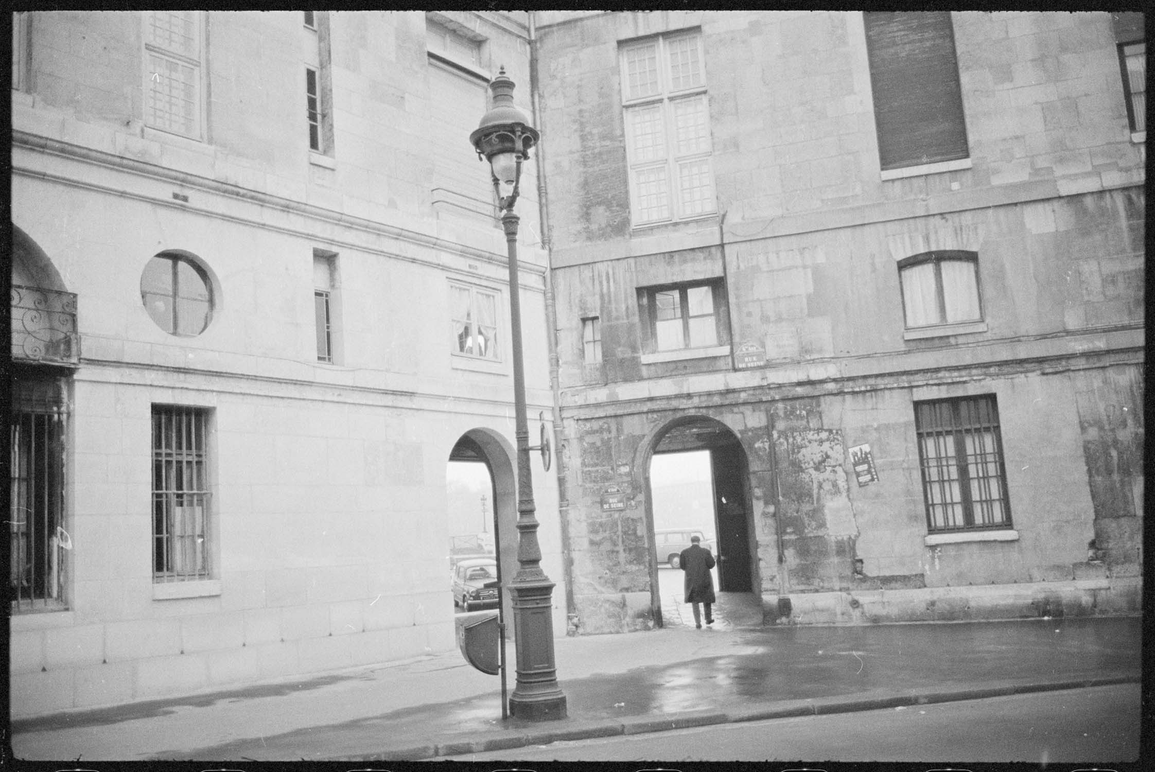 Passage entre la rue de Seine et le Quai Conti