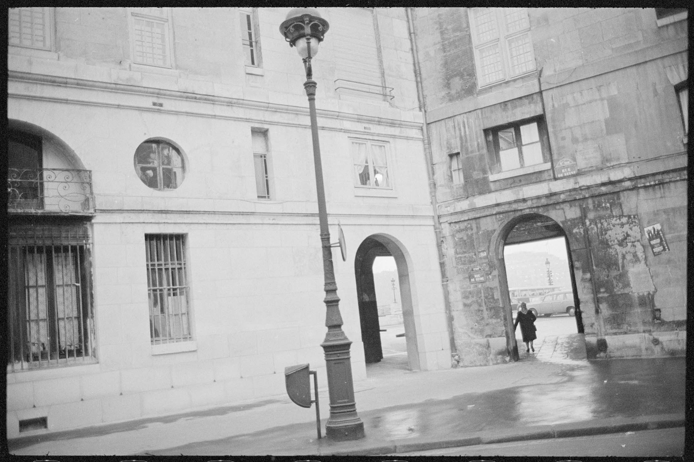 Passage entre la rue de Seine et le Quai Conti