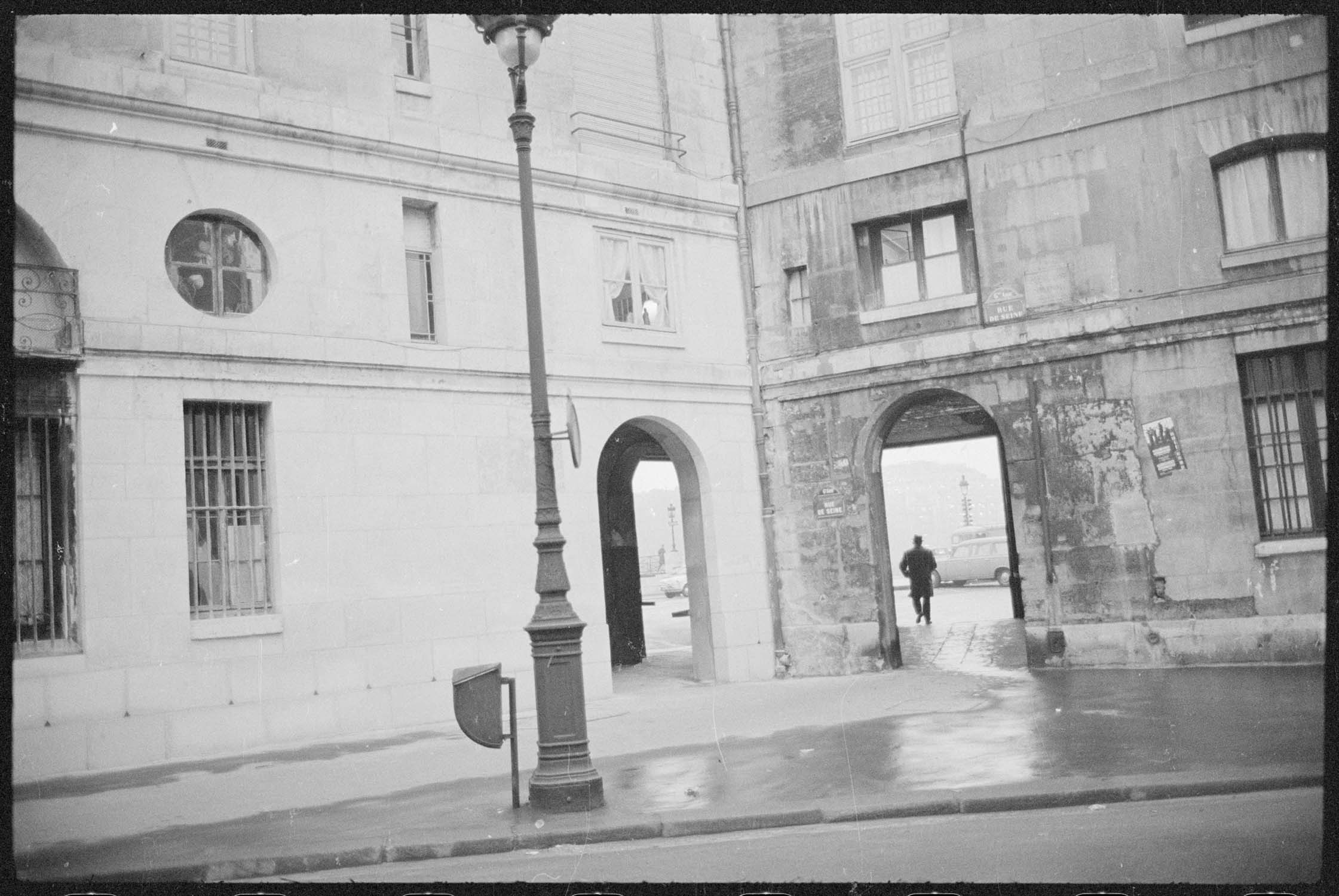 Passage entre la rue de Seine et le Quai Conti