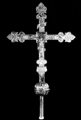 Croix processionnelle en argent (avers)