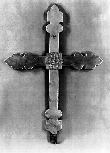 Croix de procession de Tirent en laiton (revers)