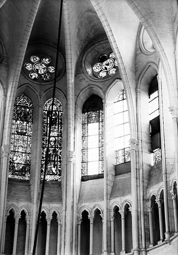 Baies axiale et sud-est du choeur, panneau de vitrail - © Ministère de la Culture (France), Médiathèque du patrimoine et de la photographie, diffusion RMN-GP