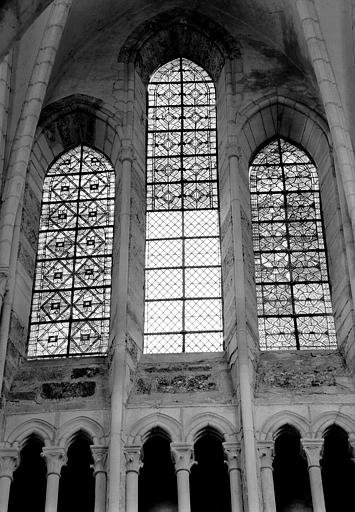 Baie latérale du choeur, panneau de vitrail - © Ministère de la Culture (France), Médiathèque du patrimoine et de la photographie, diffusion RMN-GP