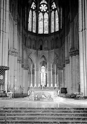 Vue intérieure du rond-point du choeur vers l'est