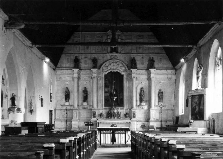 Retable du maître-autel, tableau : Saint Pierre, statues (dont des statuettes), tabernacle